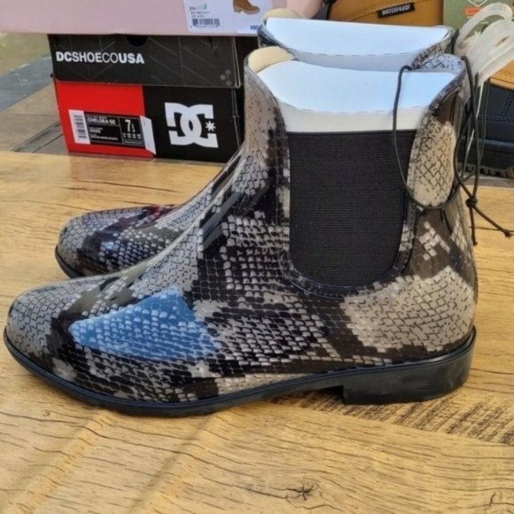 Waterproof Chelsea Ankle Boots Sz 9